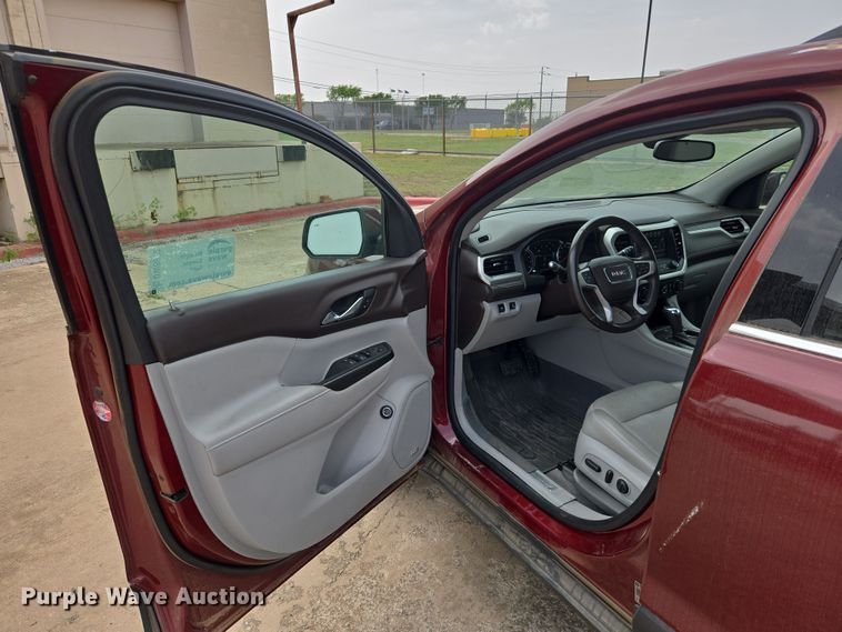 image for item DW8672 2018 GMC Acadia SUV