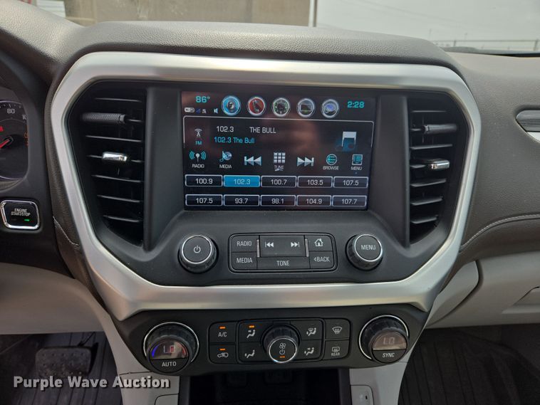 image for item DW8672 2018 GMC Acadia SUV