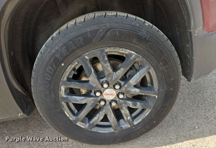 image for item DW8672 2018 GMC Acadia SUV