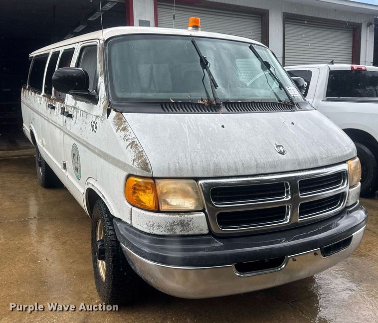 image for item EC3505 2002 Dodge Ram Wagon 3500 van