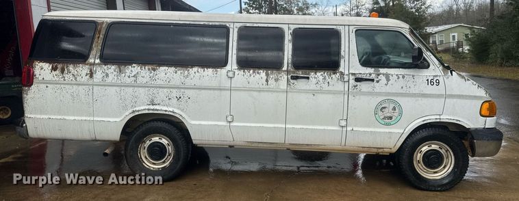image for item EC3505 2002 Dodge Ram Wagon 3500 van