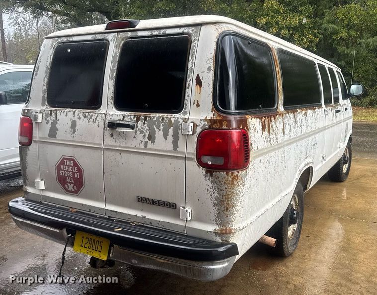 image for item EC3505 2002 Dodge Ram Wagon 3500 van