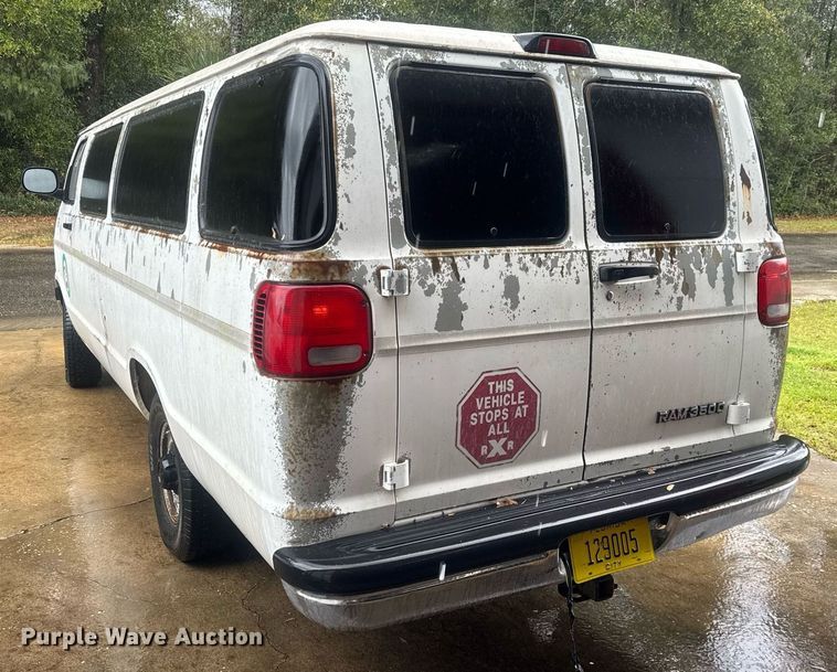 image for item EC3505 2002 Dodge Ram Wagon 3500 van