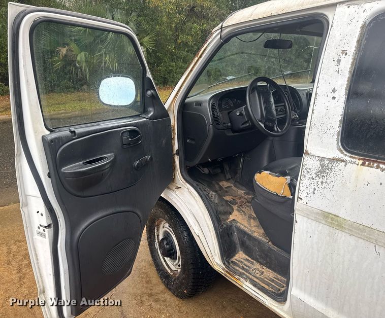 image for item EC3505 2002 Dodge Ram Wagon 3500 van