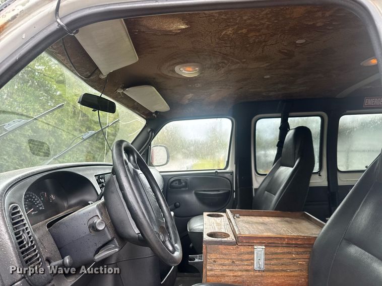 image for item EC3505 2002 Dodge Ram Wagon 3500 van