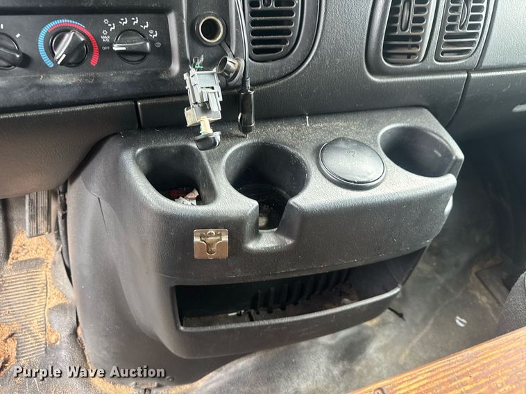 image for item EC3505 2002 Dodge Ram Wagon 3500 van