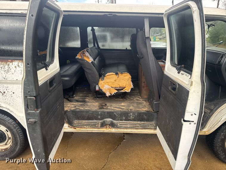 image for item EC3505 2002 Dodge Ram Wagon 3500 van