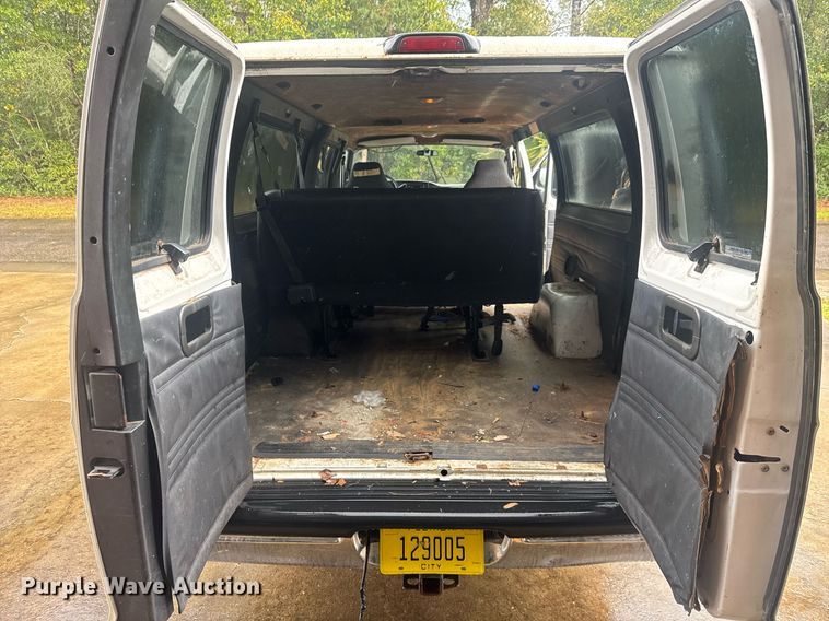 image for item EC3505 2002 Dodge Ram Wagon 3500 van