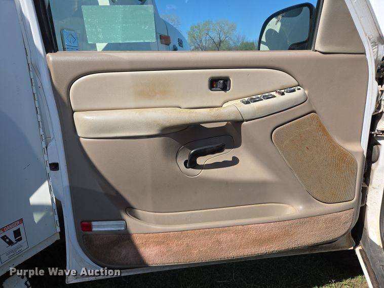 image for item ED2511 2001 Chevrolet Tahoe SUV