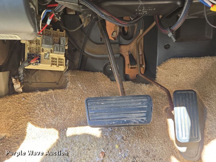 image for item ED2511 2001 Chevrolet Tahoe SUV