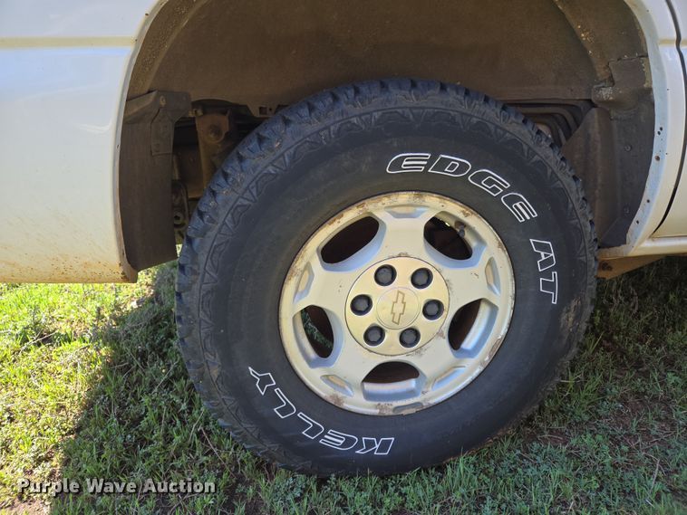 image for item ED2511 2001 Chevrolet Tahoe SUV