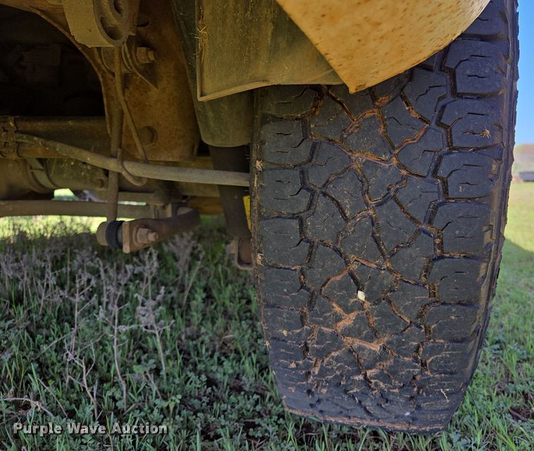 image for item ED2511 2001 Chevrolet Tahoe SUV