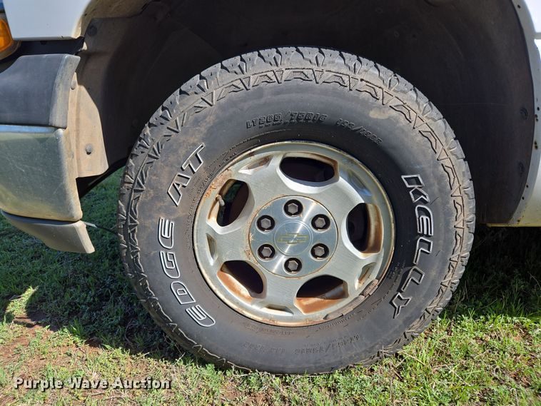 image for item ED2511 2001 Chevrolet Tahoe SUV