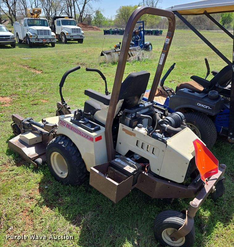 image for item ED2515 2013 Grasshopper 725D ZTR lawn mower