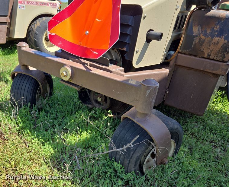 image for item ED2515 2013 Grasshopper 725D ZTR lawn mower