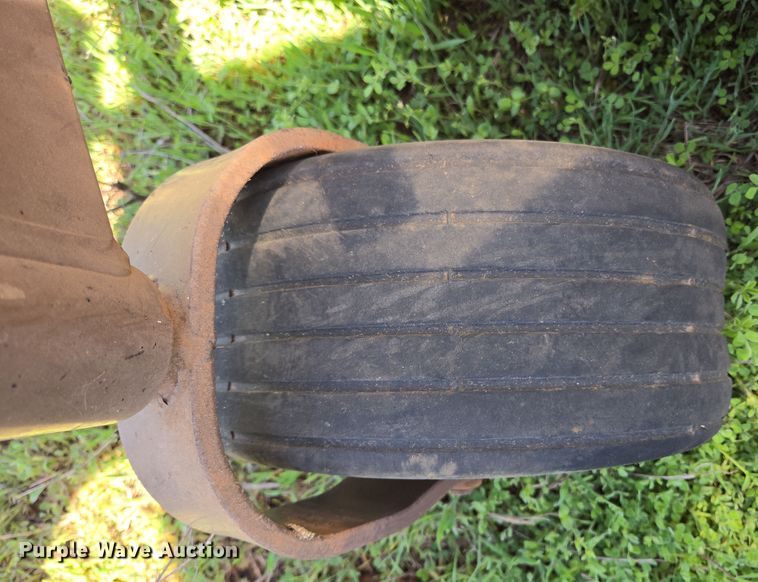 image for item ED2515 2013 Grasshopper 725D ZTR lawn mower