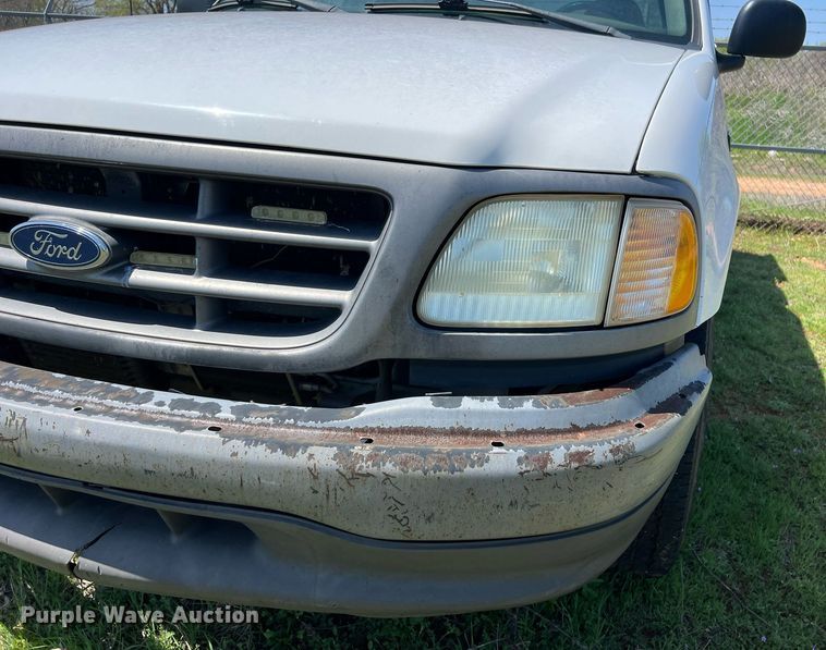 image for item ED2519 2002 Ford F150 pickup truck