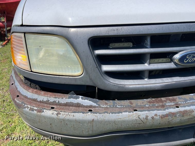 image for item ED2519 2002 Ford F150 pickup truck