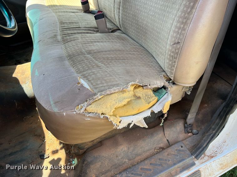 image for item ED2519 2002 Ford F150 pickup truck