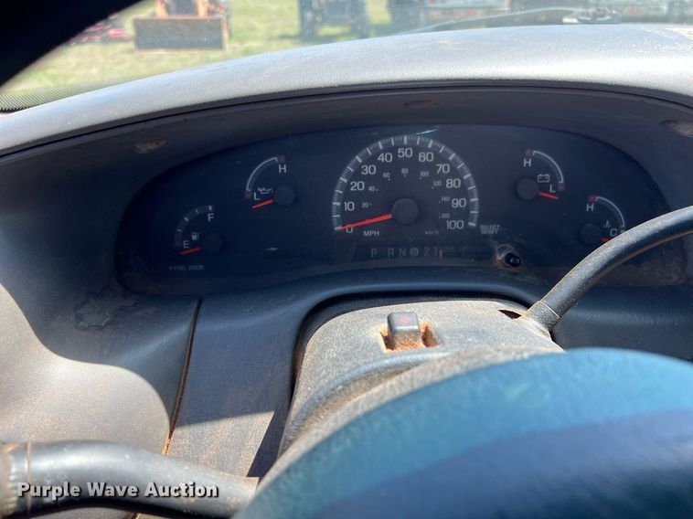 image for item ED2519 2002 Ford F150 pickup truck