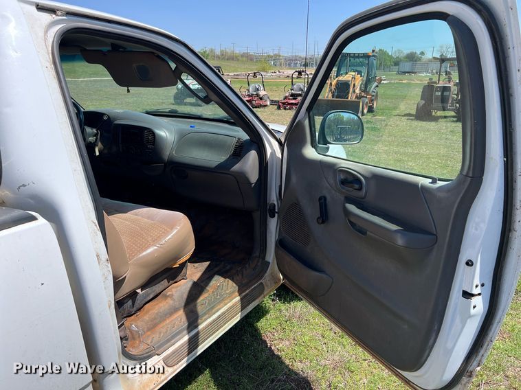 image for item ED2519 2002 Ford F150 pickup truck