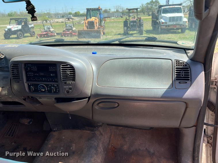 image for item ED2519 2002 Ford F150 pickup truck