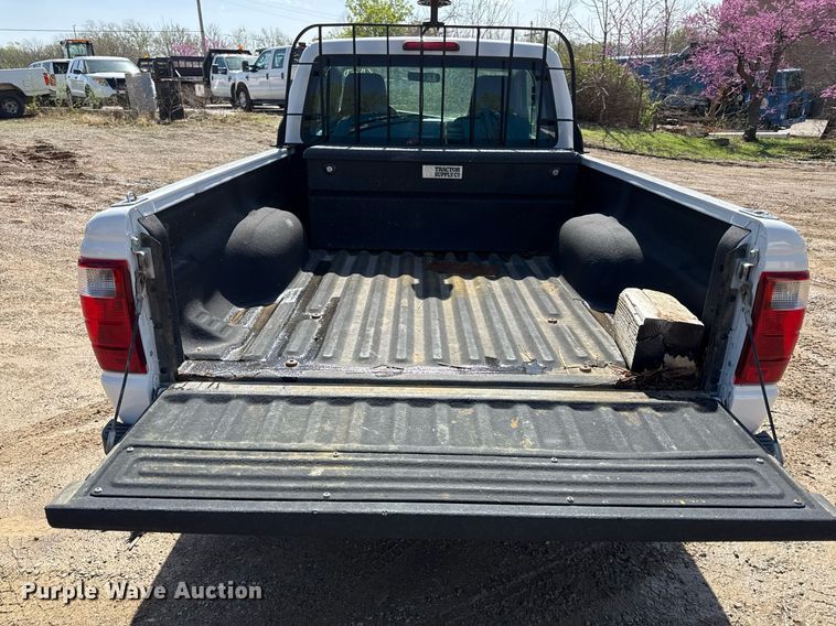 image for item ED4141 2005 Ford Ranger XLT SuperCab pickup truck