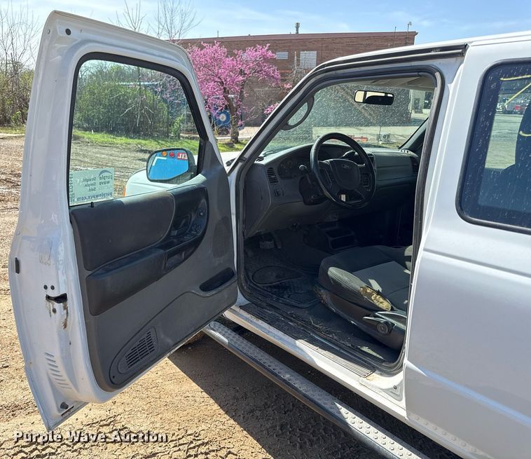 image for item ED4141 2005 Ford Ranger XLT SuperCab pickup truck