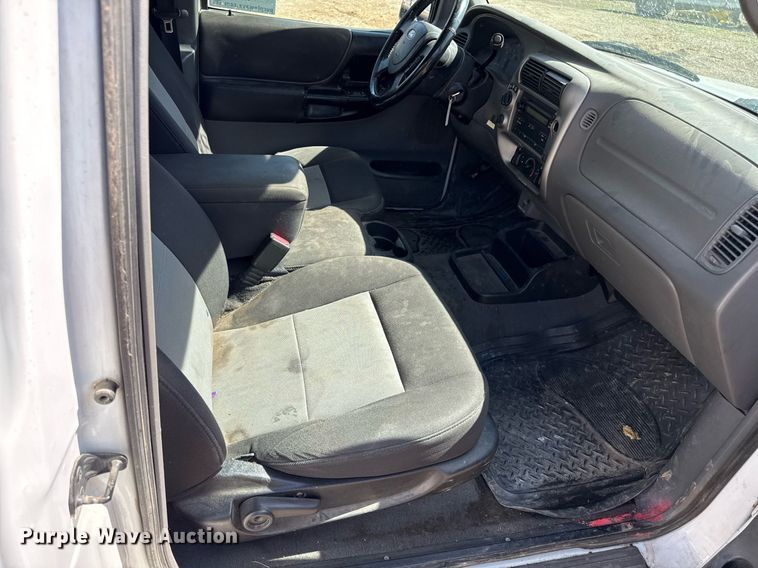 image for item ED4141 2005 Ford Ranger XLT SuperCab pickup truck