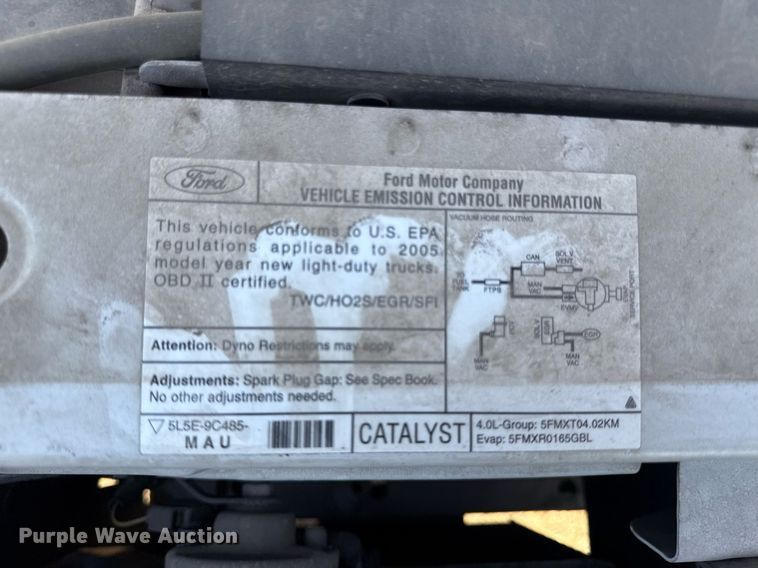 image for item ED4141 2005 Ford Ranger XLT SuperCab pickup truck