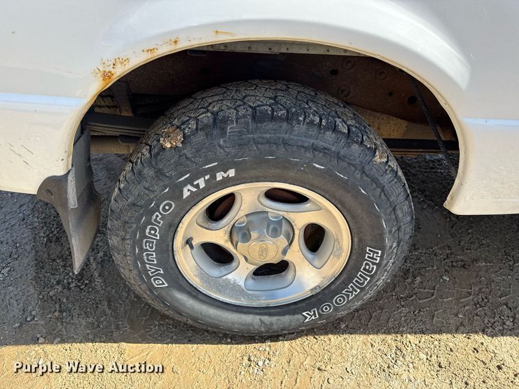 image for item ED4141 2005 Ford Ranger XLT SuperCab pickup truck