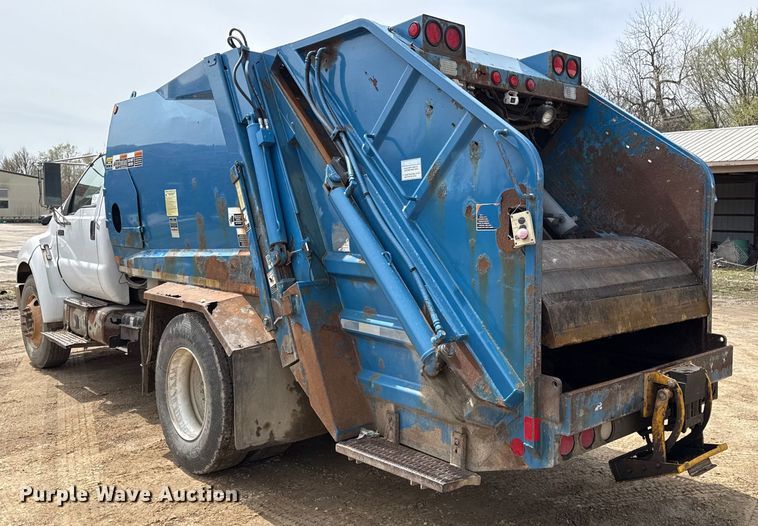 image for item ED4144 2008 Ford F650 refuse truck