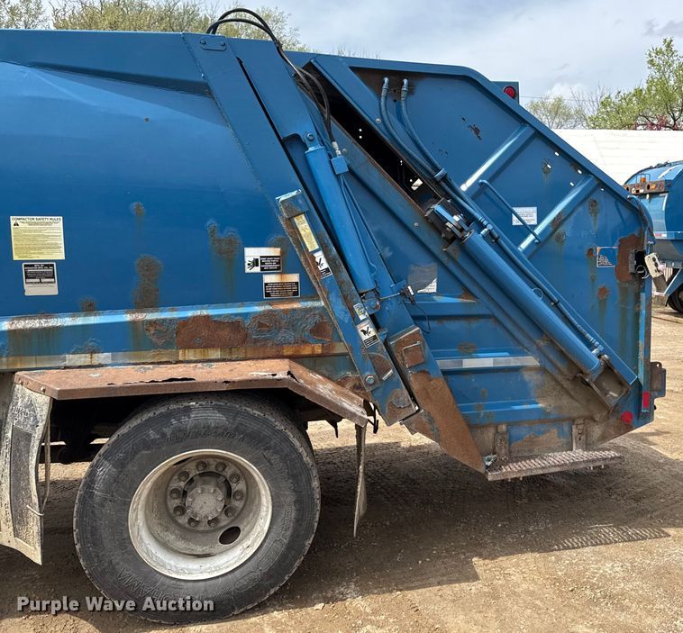 image for item ED4144 2008 Ford F650 refuse truck