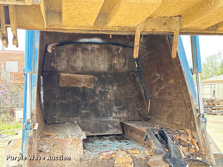 image for item ED4144 2008 Ford F650 refuse truck