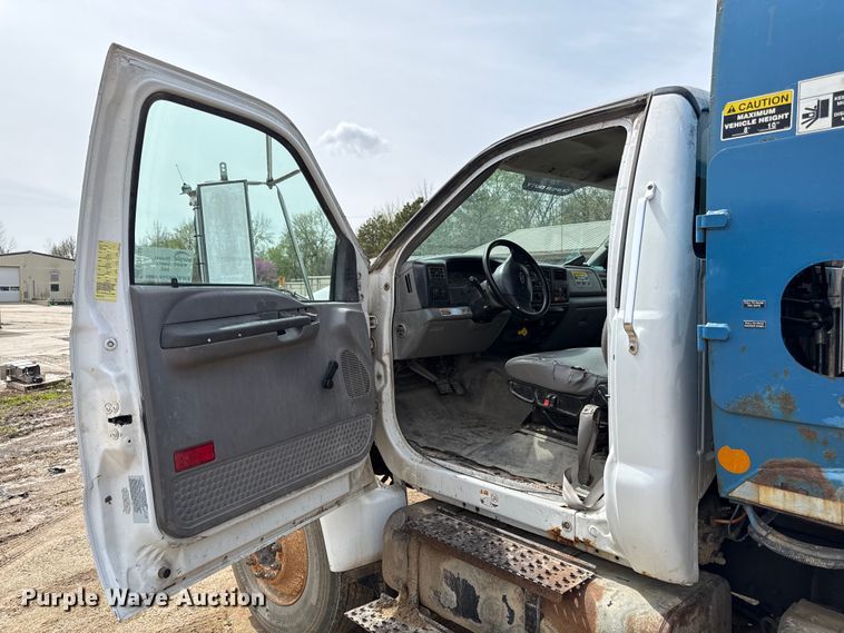 image for item ED4144 2008 Ford F650 refuse truck