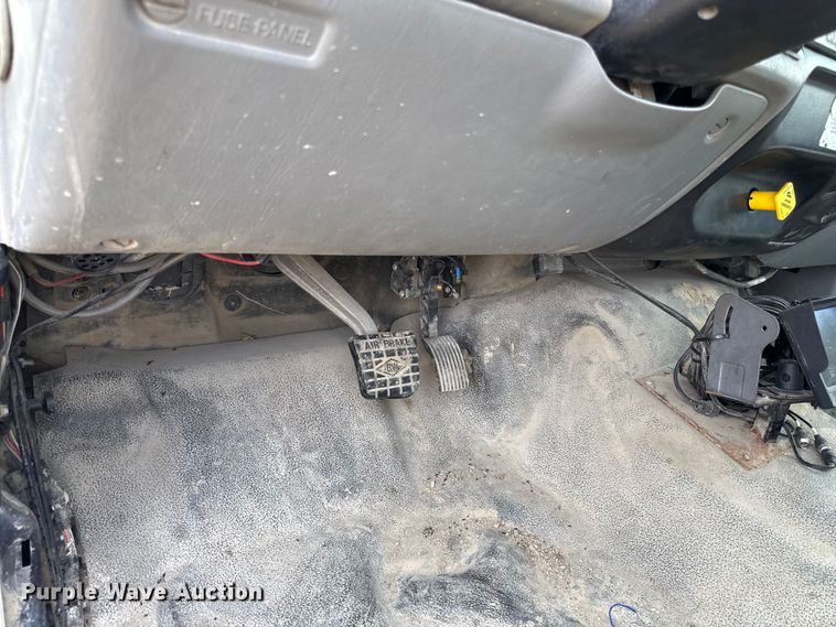 image for item ED4144 2008 Ford F650 refuse truck