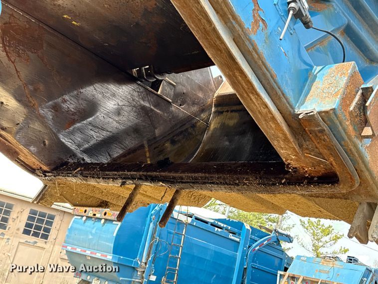 image for item ED4144 2008 Ford F650 refuse truck