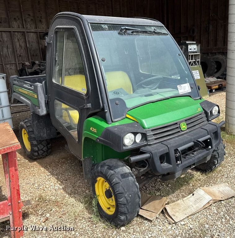 image for item ED4145 2014 John Deere Gator 625I utility vehicle