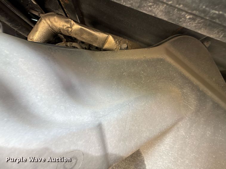 image for item ED4145 2014 John Deere Gator 625I utility vehicle