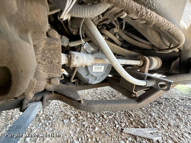 image for item ED4145 2014 John Deere Gator 625I utility vehicle