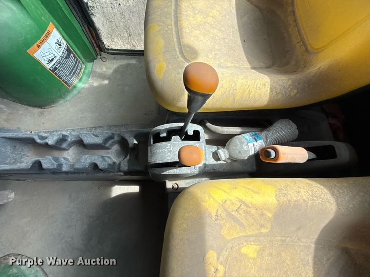 image for item ED4146 2008 John Deere Gator 850D utility vehicle