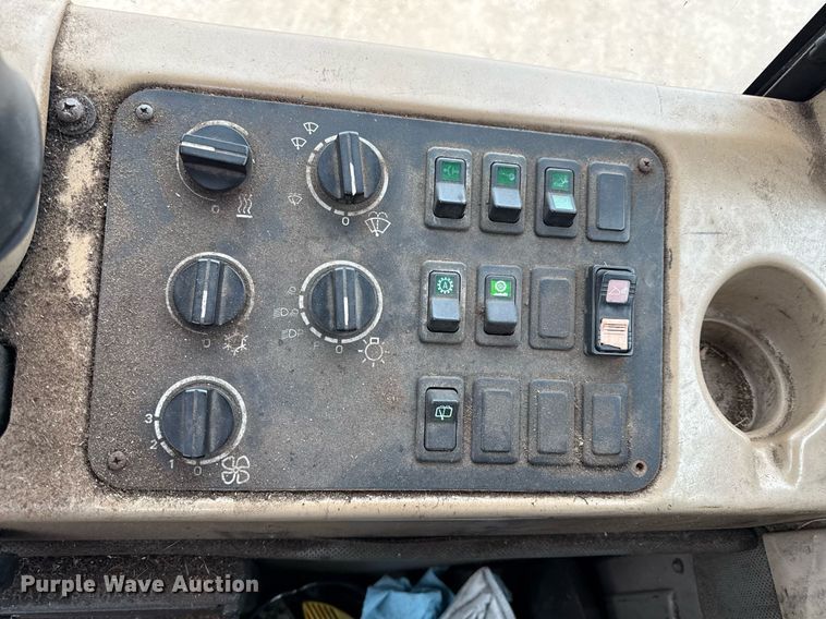 image for item ED4149 2001 Case 621C wheel loader