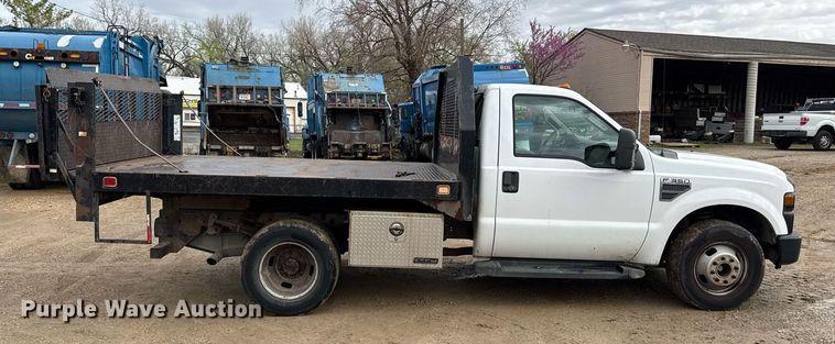 image for item ED4150 2009 Ford F350 Super Duty XL flatbed pickup truck