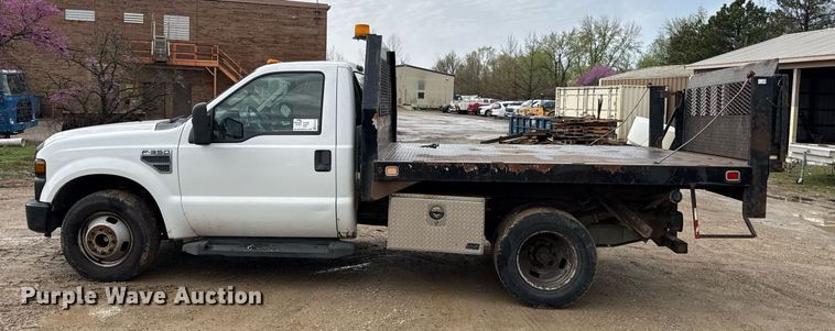 image for item ED4150 2009 Ford F350 Super Duty XL flatbed pickup truck