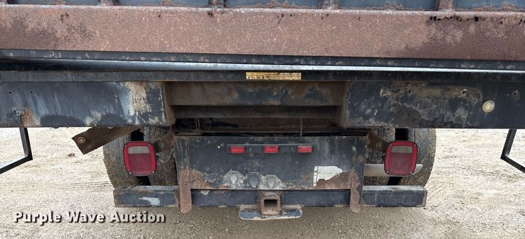 image for item ED4150 2009 Ford F350 Super Duty XL flatbed pickup truck