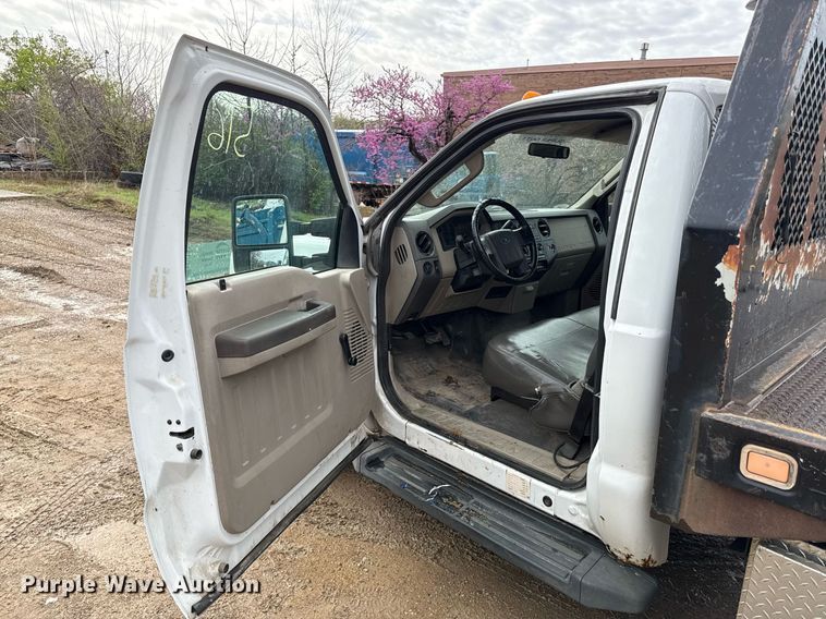 image for item ED4150 2009 Ford F350 Super Duty XL flatbed pickup truck