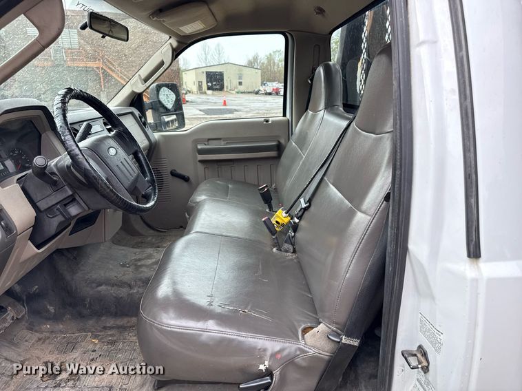 image for item ED4150 2009 Ford F350 Super Duty XL flatbed pickup truck