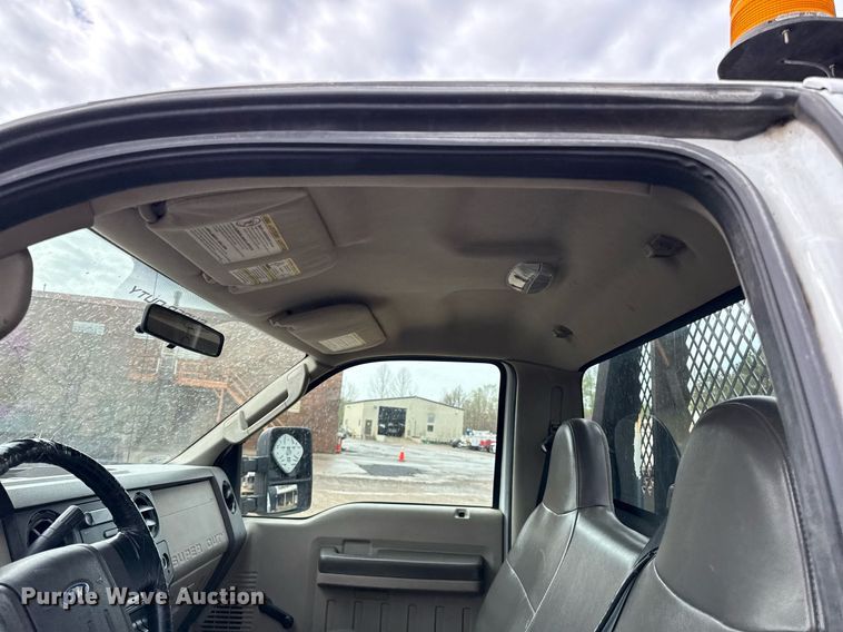 image for item ED4150 2009 Ford F350 Super Duty XL flatbed pickup truck