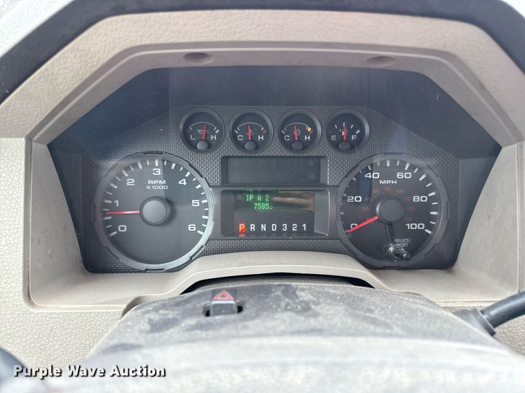 image for item ED4150 2009 Ford F350 Super Duty XL flatbed pickup truck