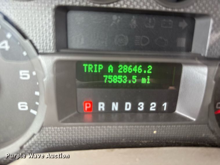 image for item ED4150 2009 Ford F350 Super Duty XL flatbed pickup truck